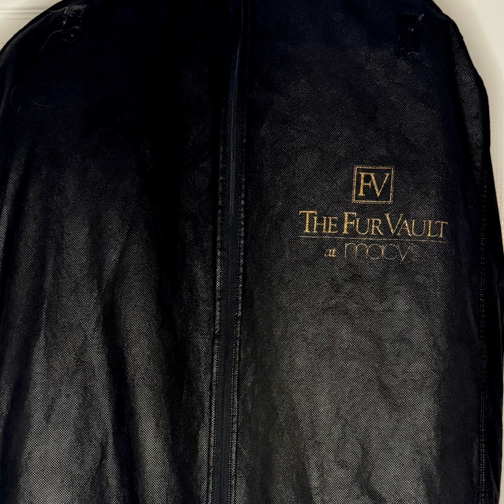 Full Length Mink Coat, “Like New” Only Worn a few Times from Macy’s Fur Vault - Picture 13 of 14
